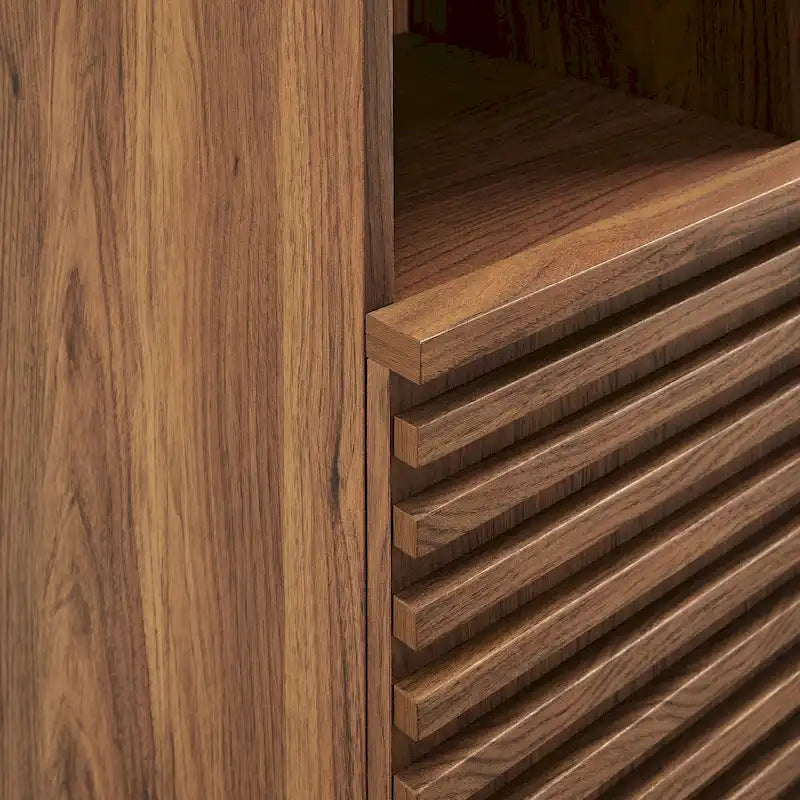 Meuble de rangement haut et étroit pour salle de bain
